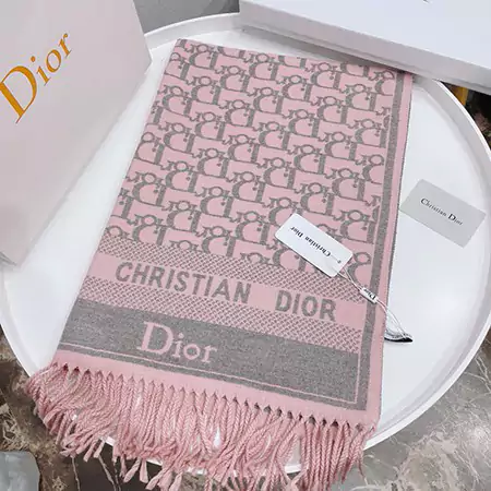 DIOR マフラー 人気